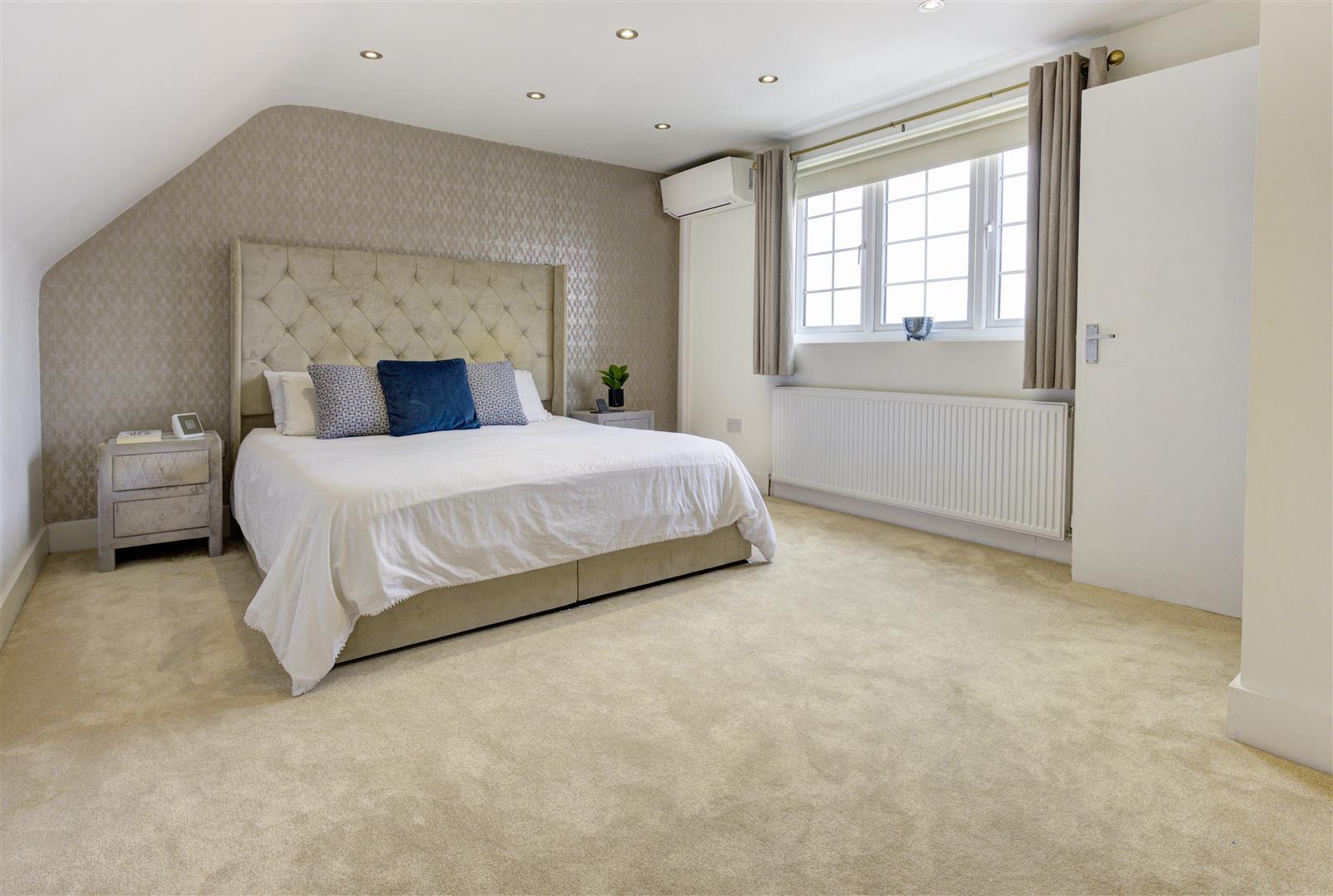 Park Drive Golders Hill Park NW11 7SN