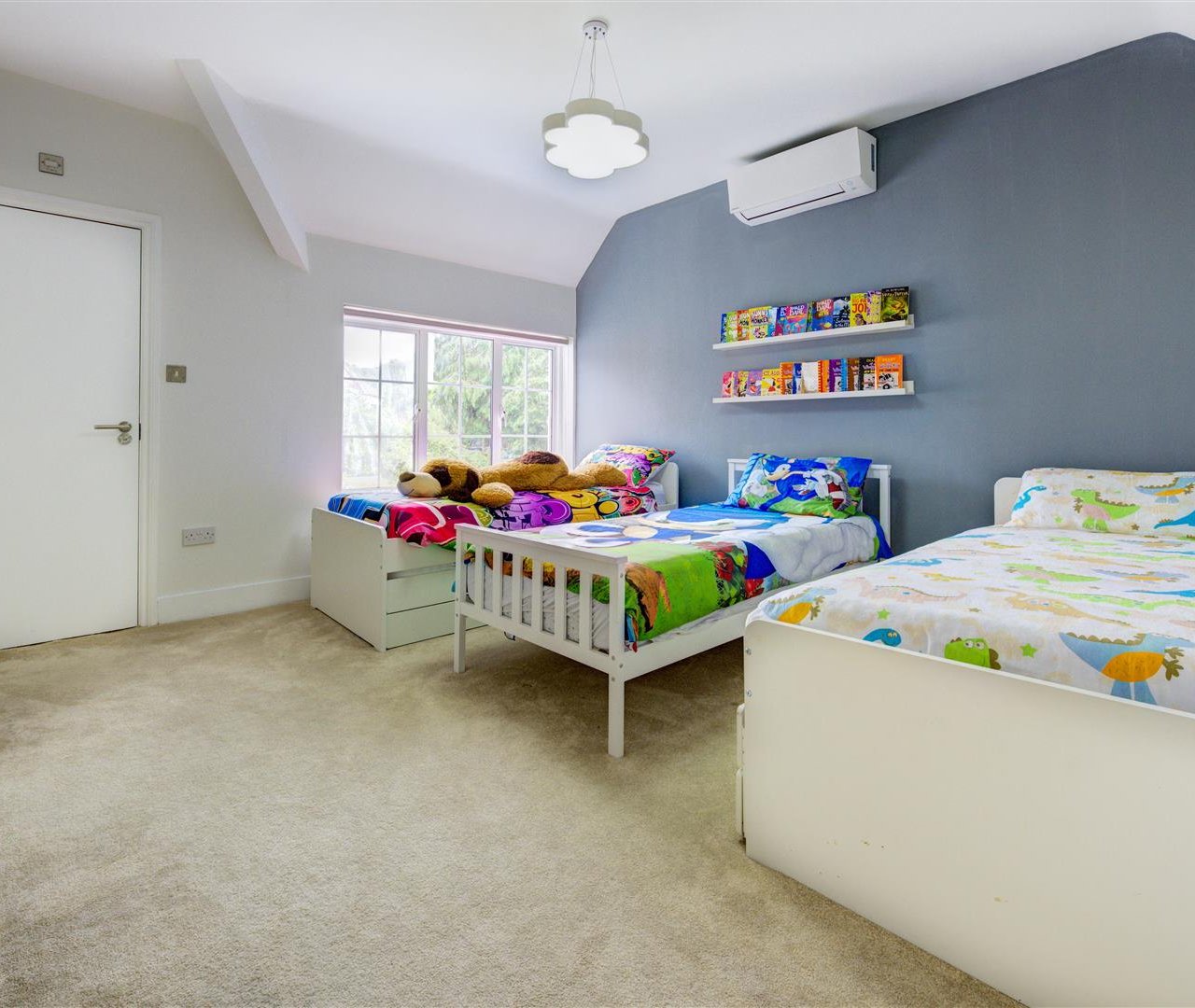 Park Drive Golders Hill Park NW11 7SN