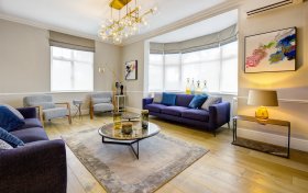 Park Drive Golders Hill Park NW11 7SN