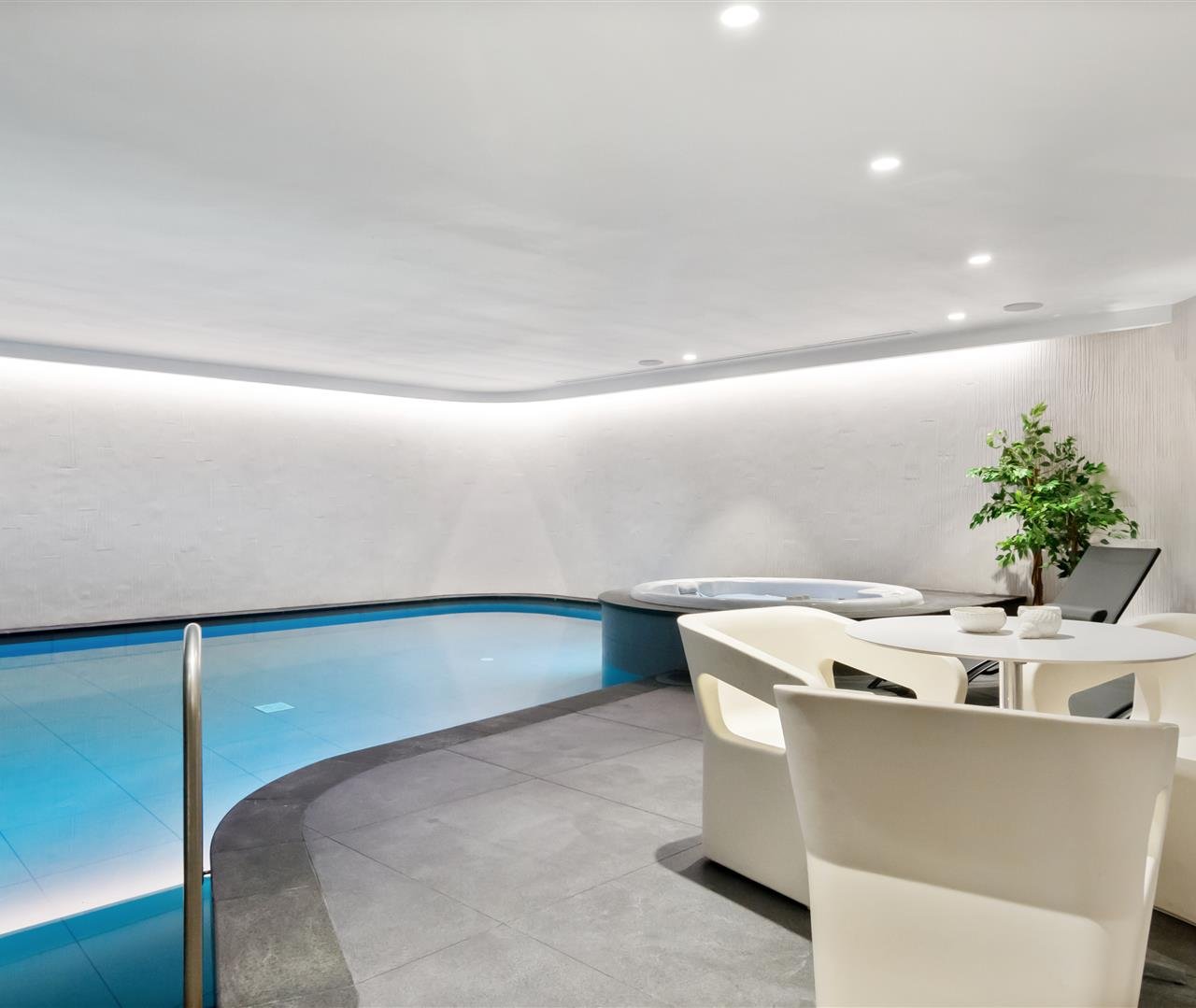 Redington Road Hampstead NW3 7RT