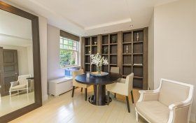 Frognal Rise Hampstead Village NW3 6PZ