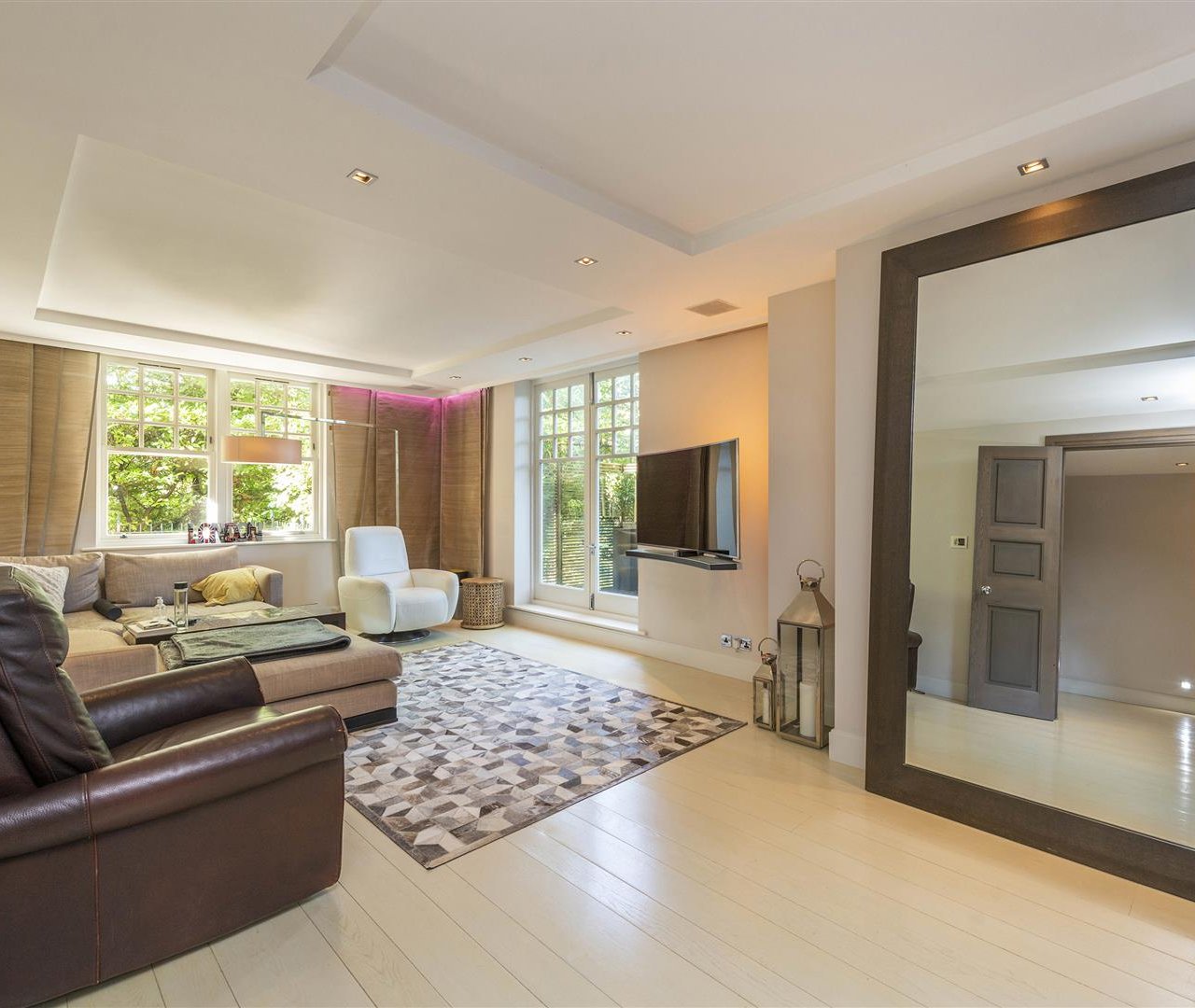 Frognal Rise Hampstead Village NW3 6PZ