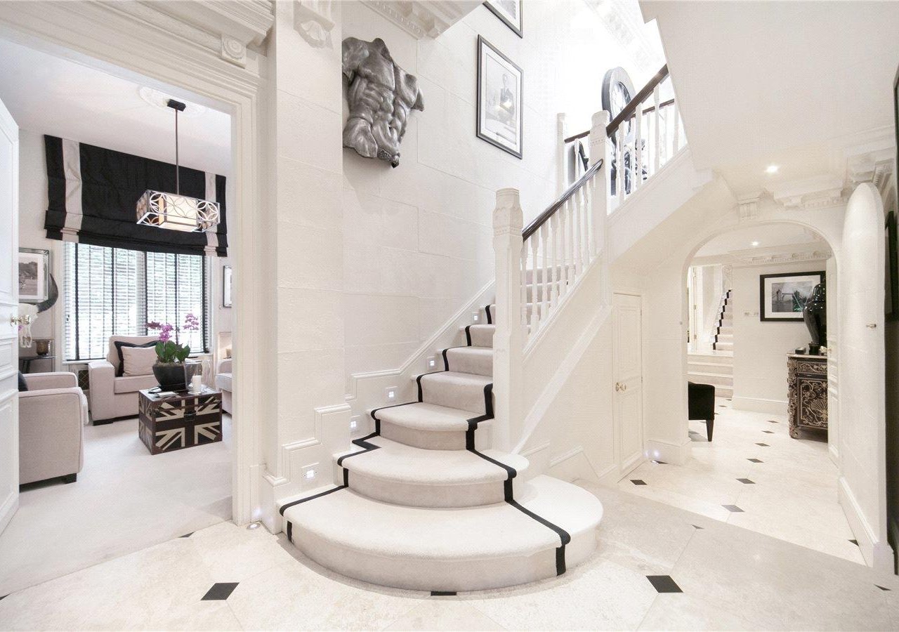 Frognal Hampstead NW3 6XY