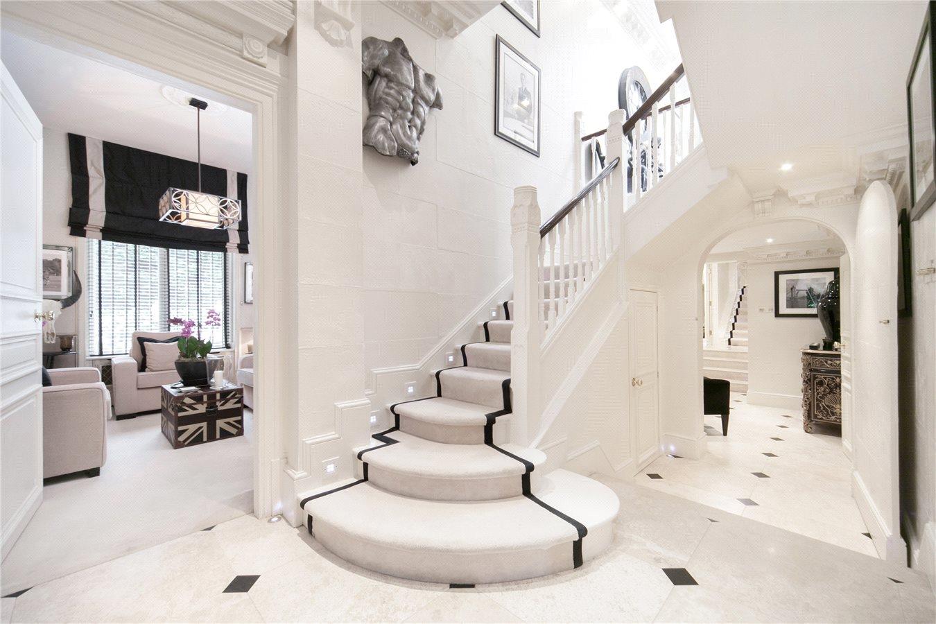 Frognal Hampstead NW3 6XY