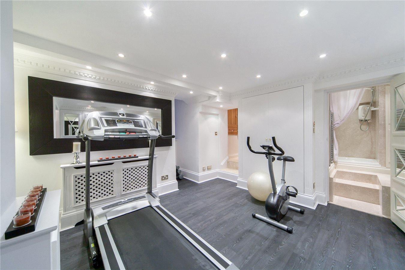 Frognal Hampstead NW3 6XY