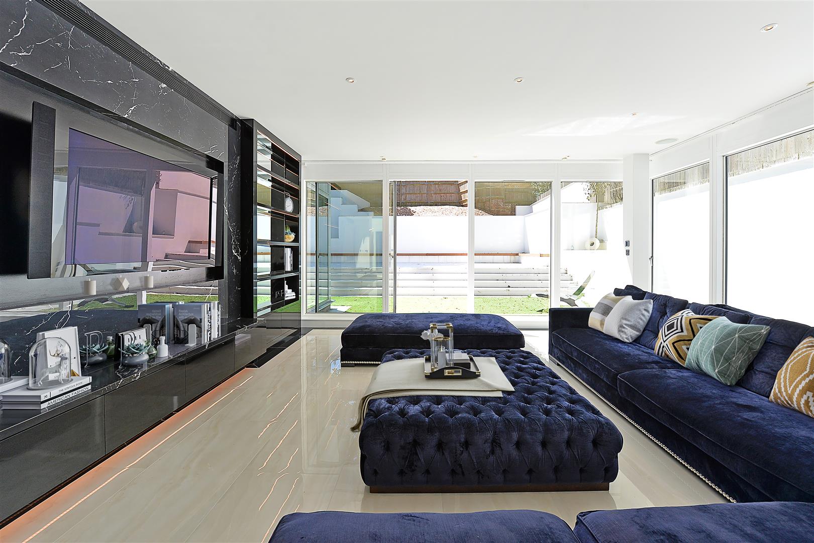 West Heath Road Hampstead NW3 7TH