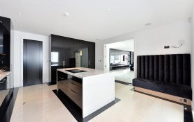 West Heath Road Hampstead NW3 7TH