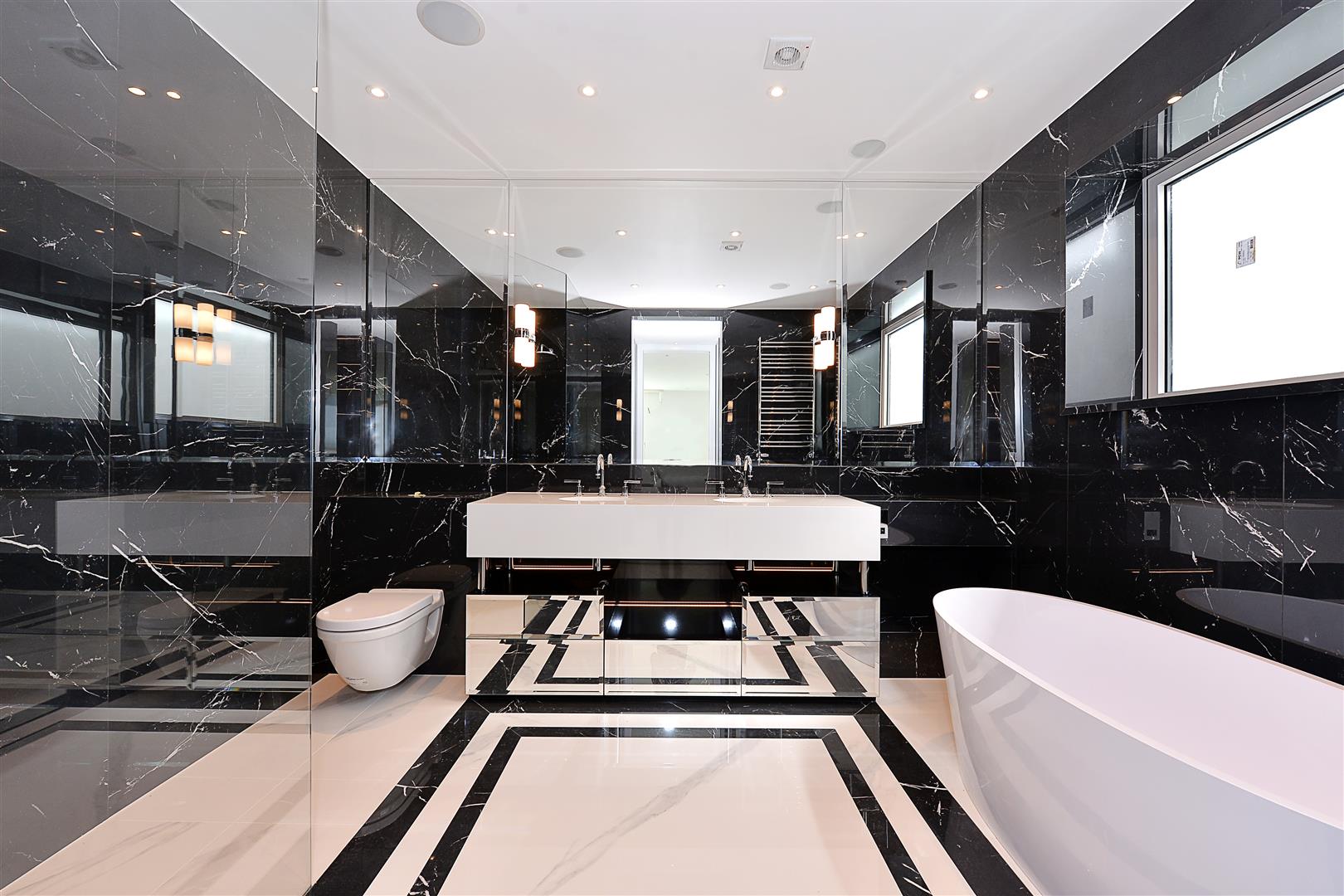 West Heath Road Hampstead NW3 7TH