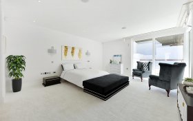 West Heath Road Hampstead NW3 7TH