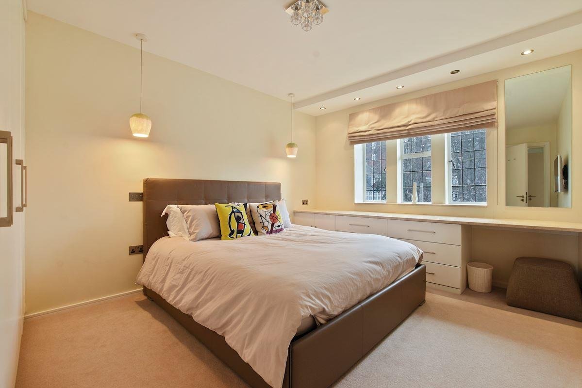 Tudor Close Belsize Park NW3 4AB