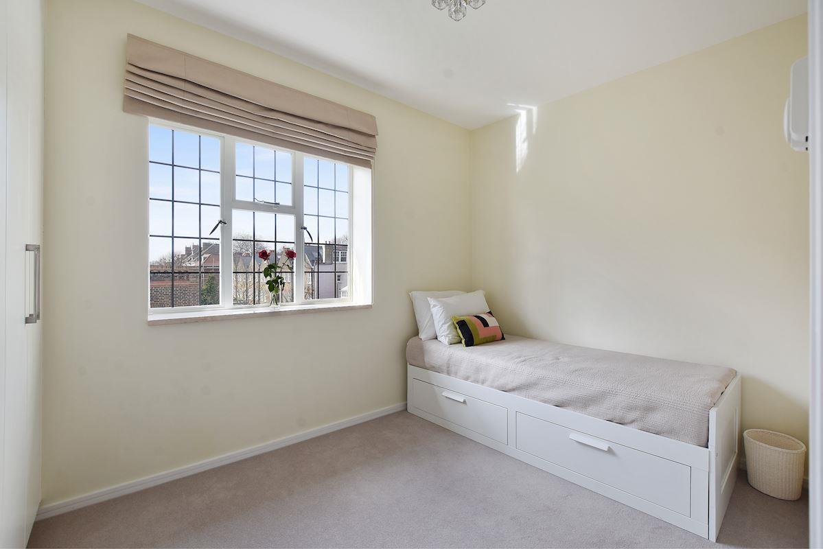 Tudor Close Belsize Park NW3 4AB