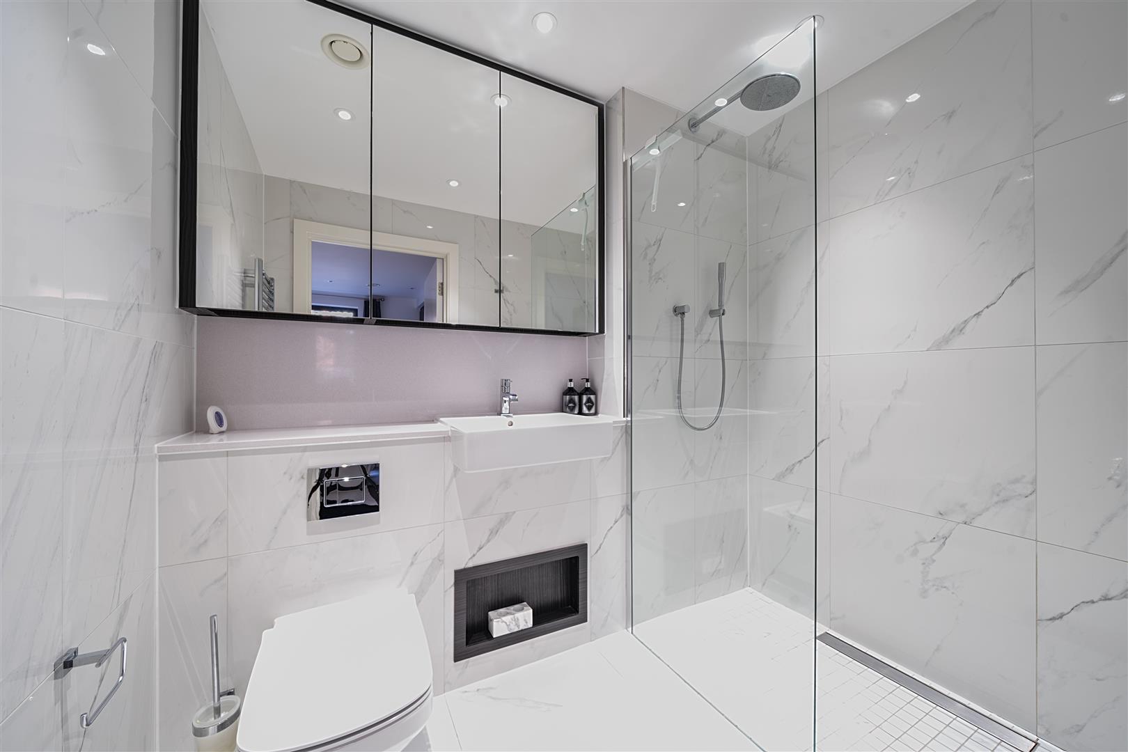 Kidderpore Avenue Hampstead NW3 7AS