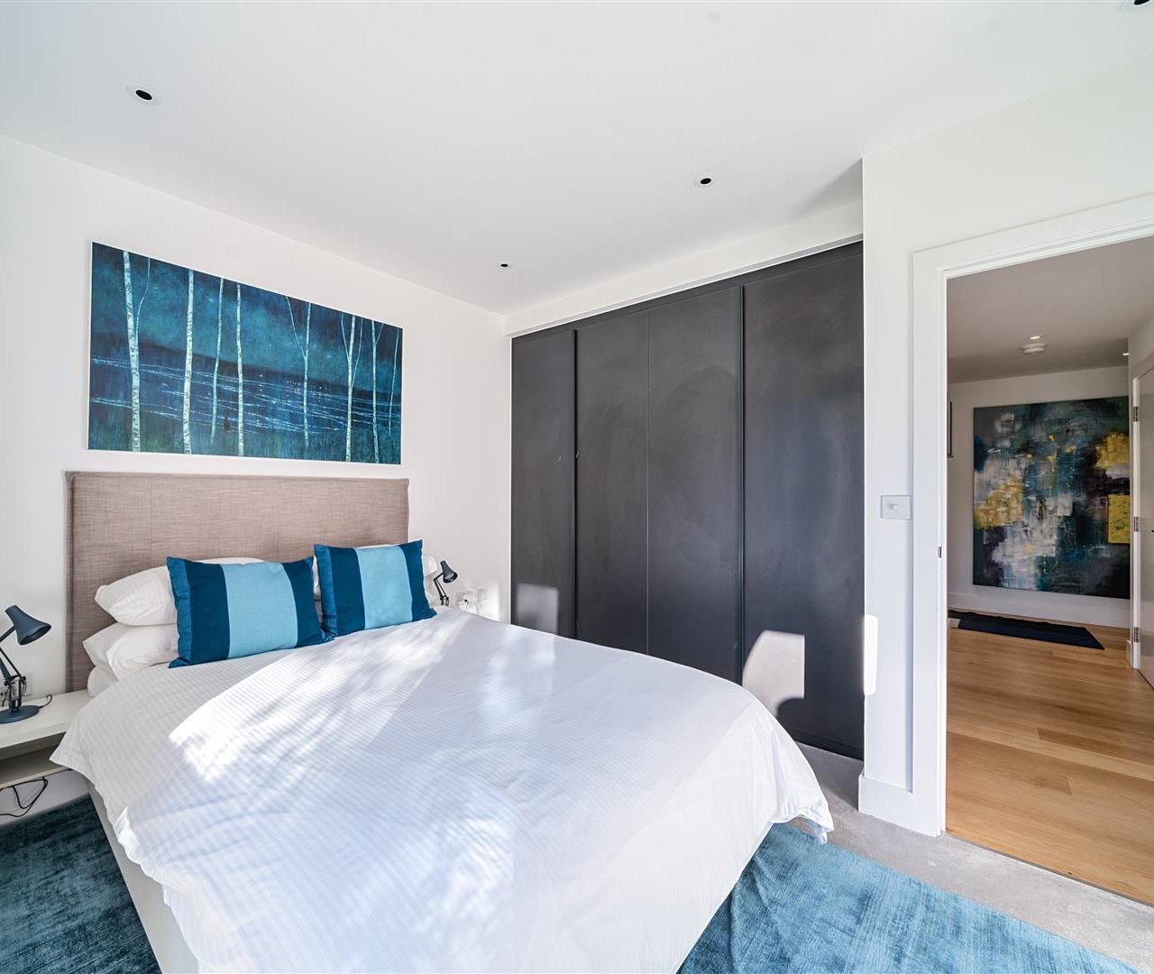 Kidderpore Avenue Hampstead NW3 7AS