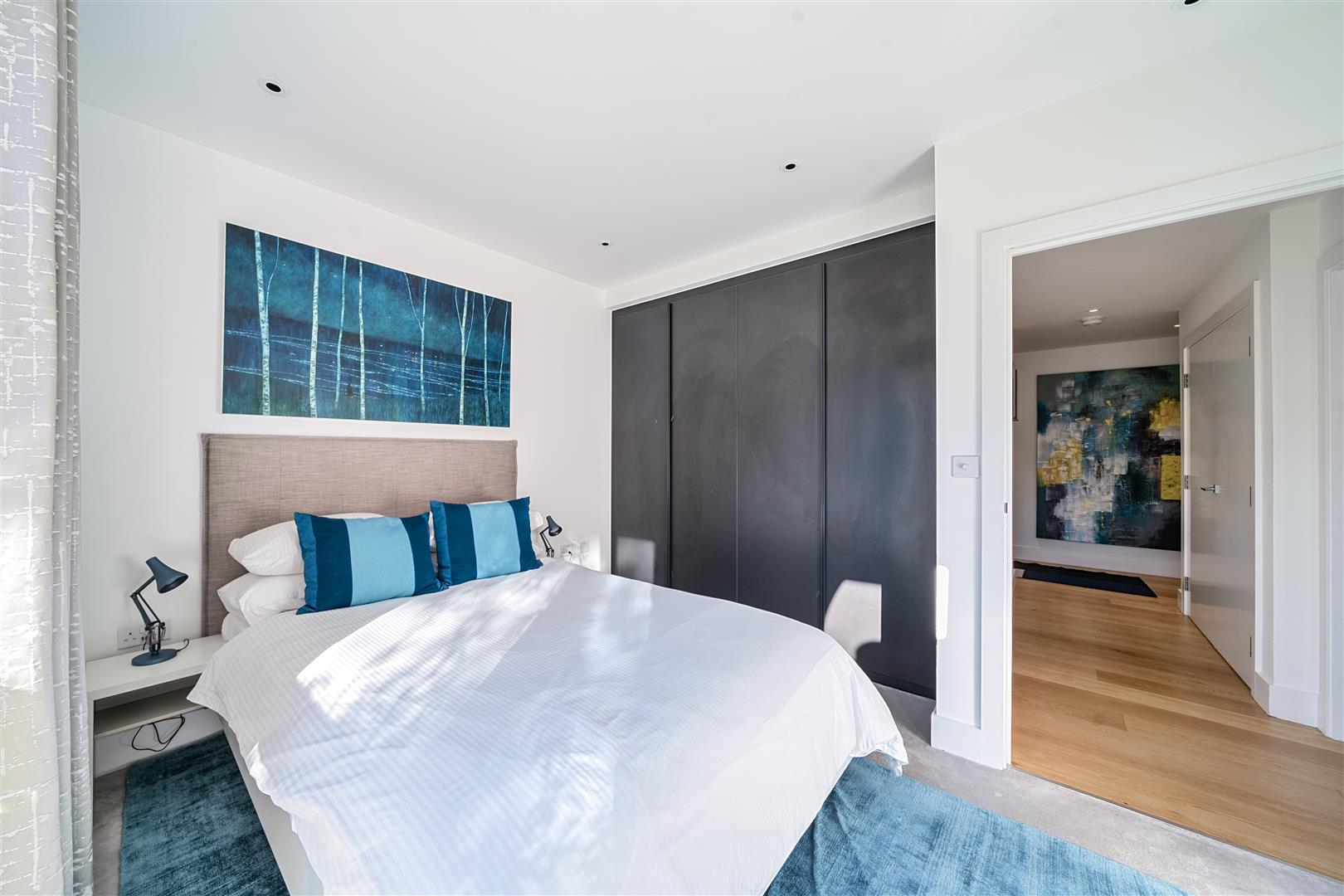 Kidderpore Avenue Hampstead NW3 7AS