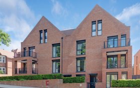 Kidderpore Avenue Hampstead NW3 7AS