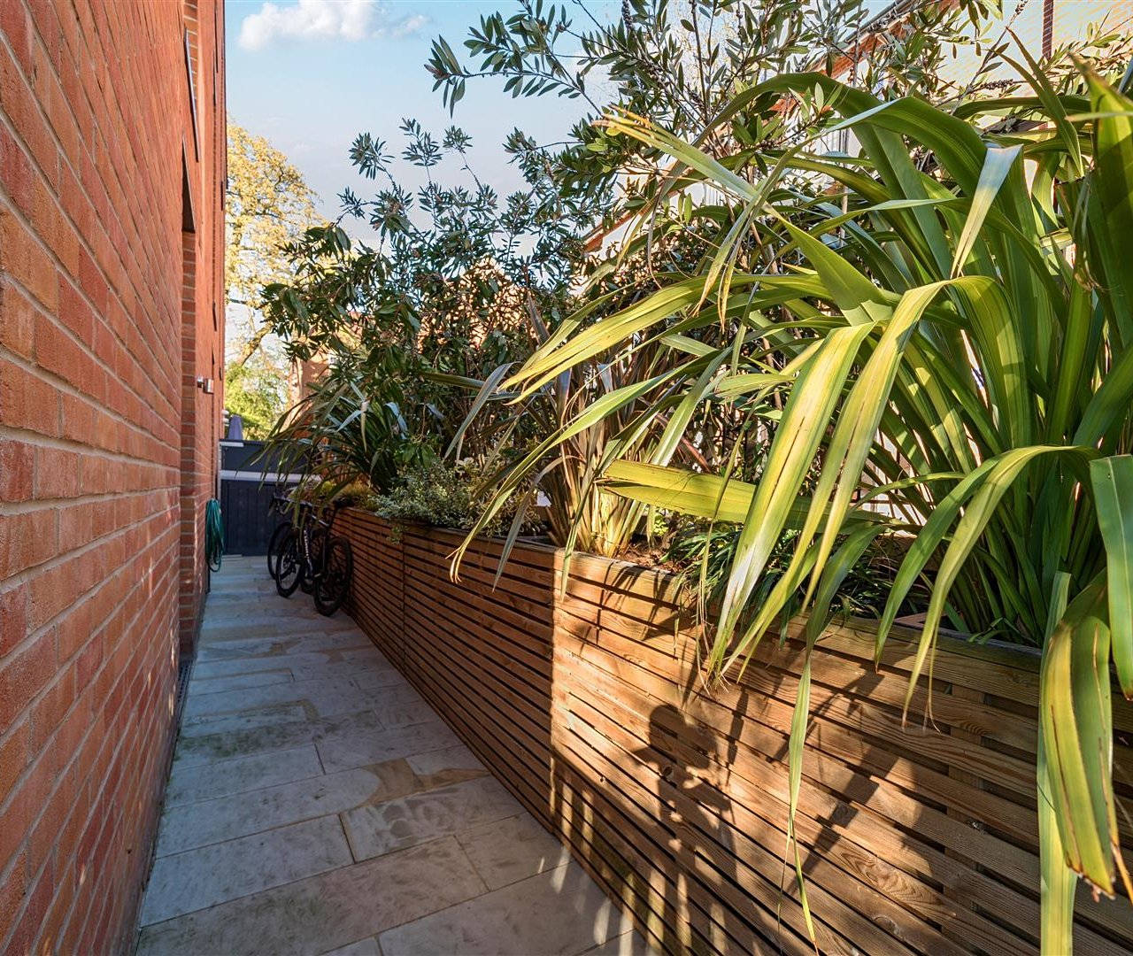 Kidderpore Avenue Hampstead NW3 7AS