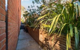 Kidderpore Avenue Hampstead NW3 7AS