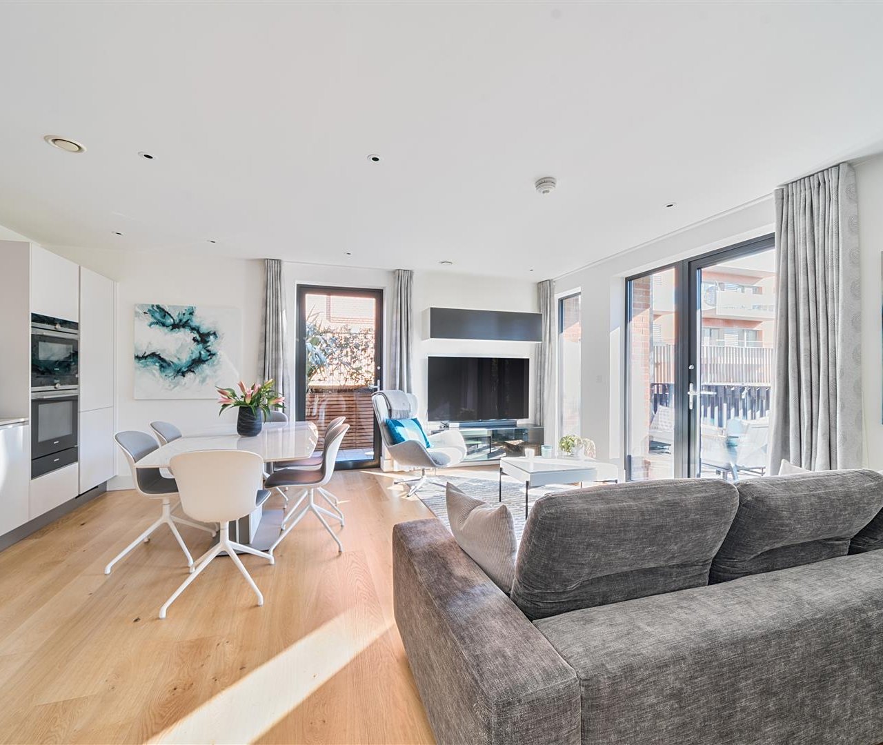 Kidderpore Avenue Hampstead NW3 7AS