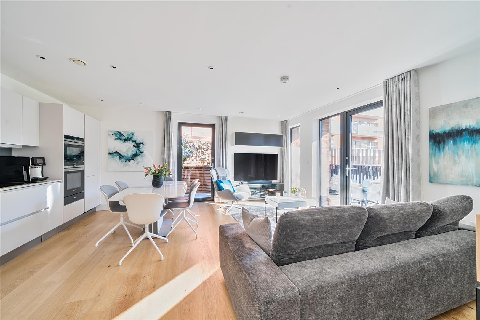 Kidderpore Avenue Hampstead NW3 7AS