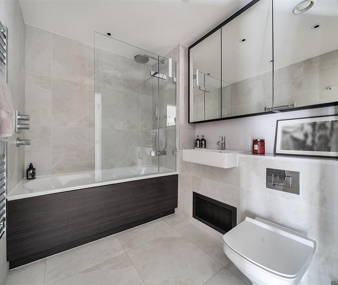 Kidderpore Avenue Hampstead NW3 7AS