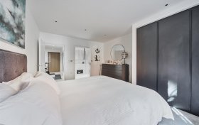 Kidderpore Avenue Hampstead NW3 7AS