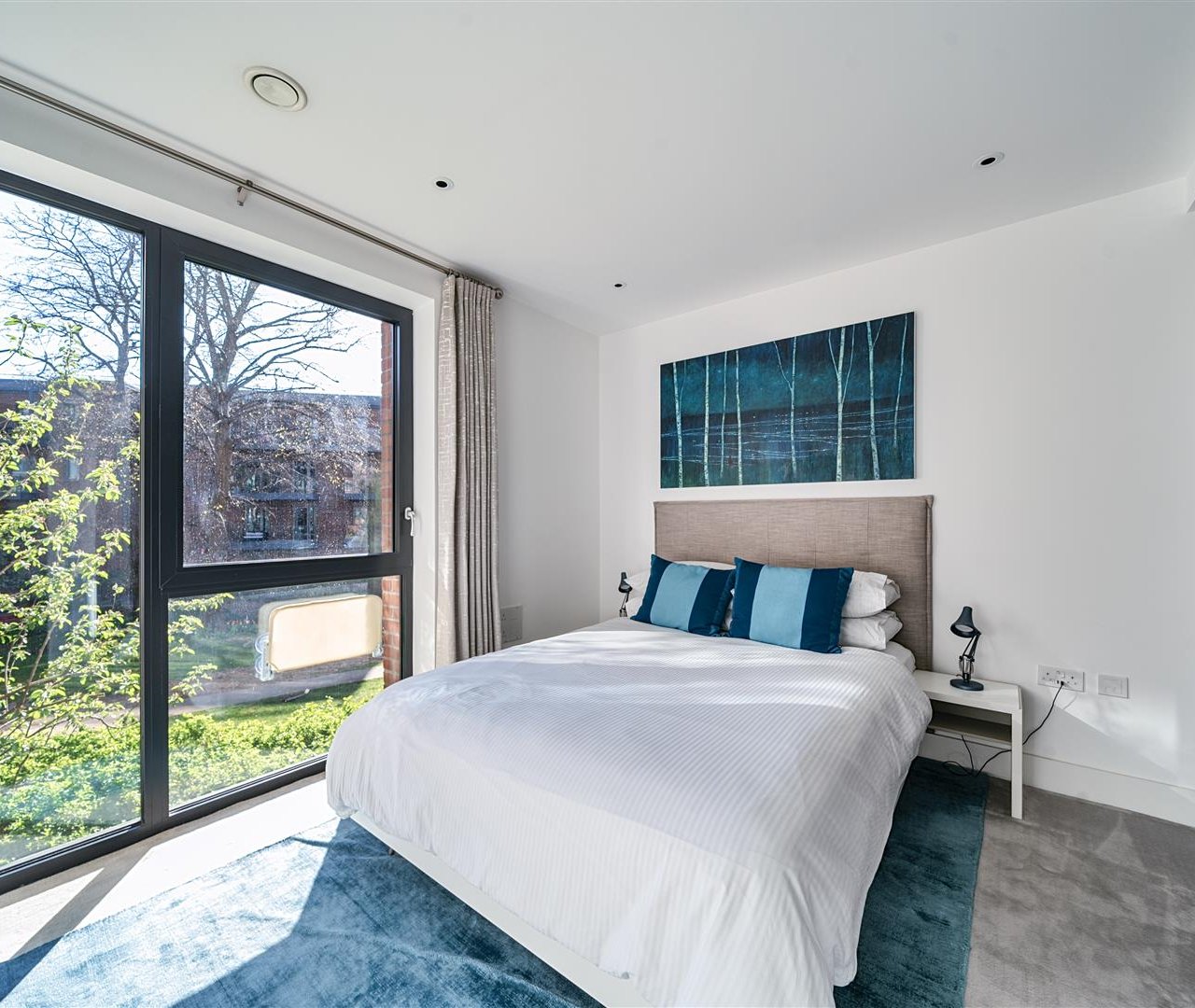 Kidderpore Avenue Hampstead NW3 7AS