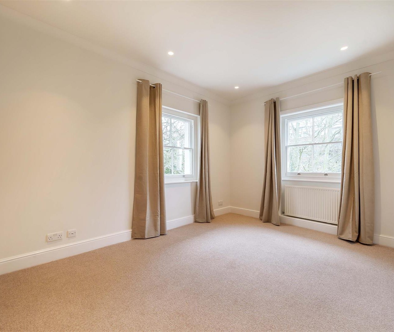 Oak Hill Park Hampstead NW3 7LP