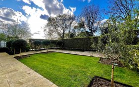 Oak Hill Park Hampstead NW3 7LP