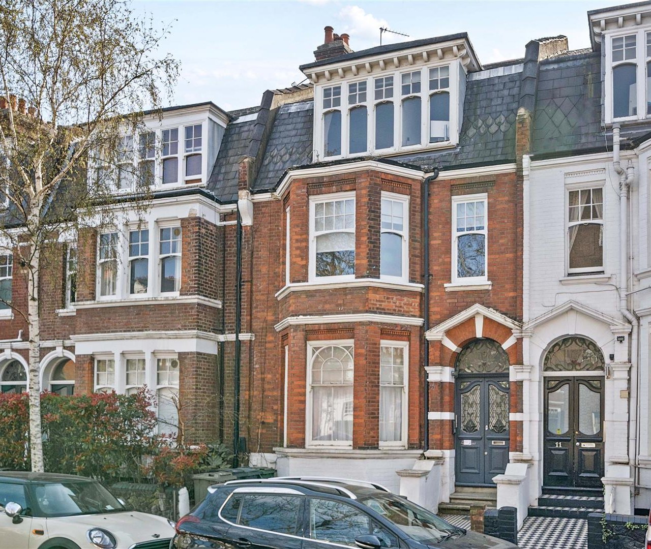 Glenmore Road Belsize Park NW3 4BY