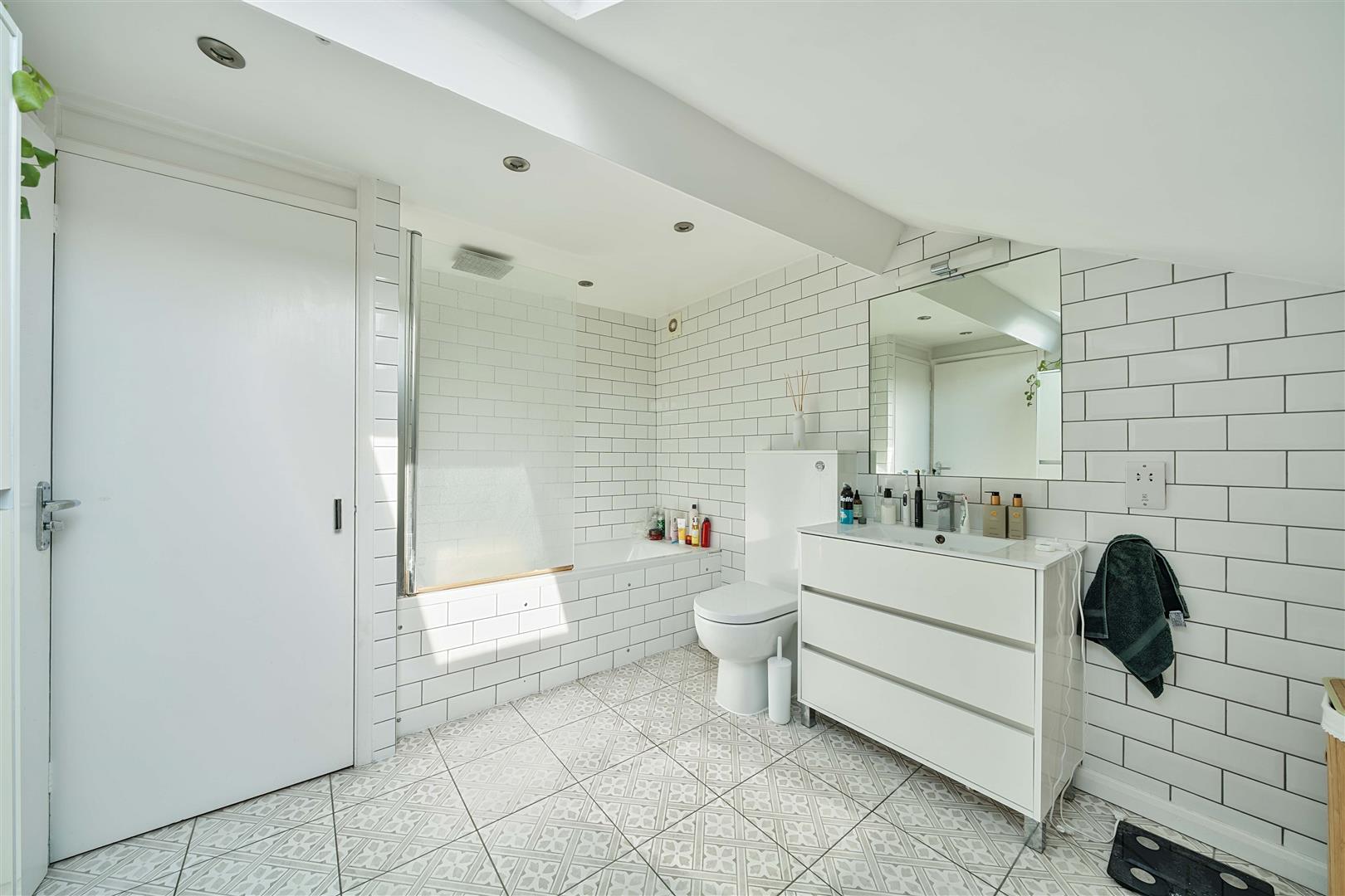 Glenmore Road Belsize Park NW3 4BY