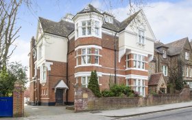 Fitzjohns Avenue Hampstead NW3 6PD