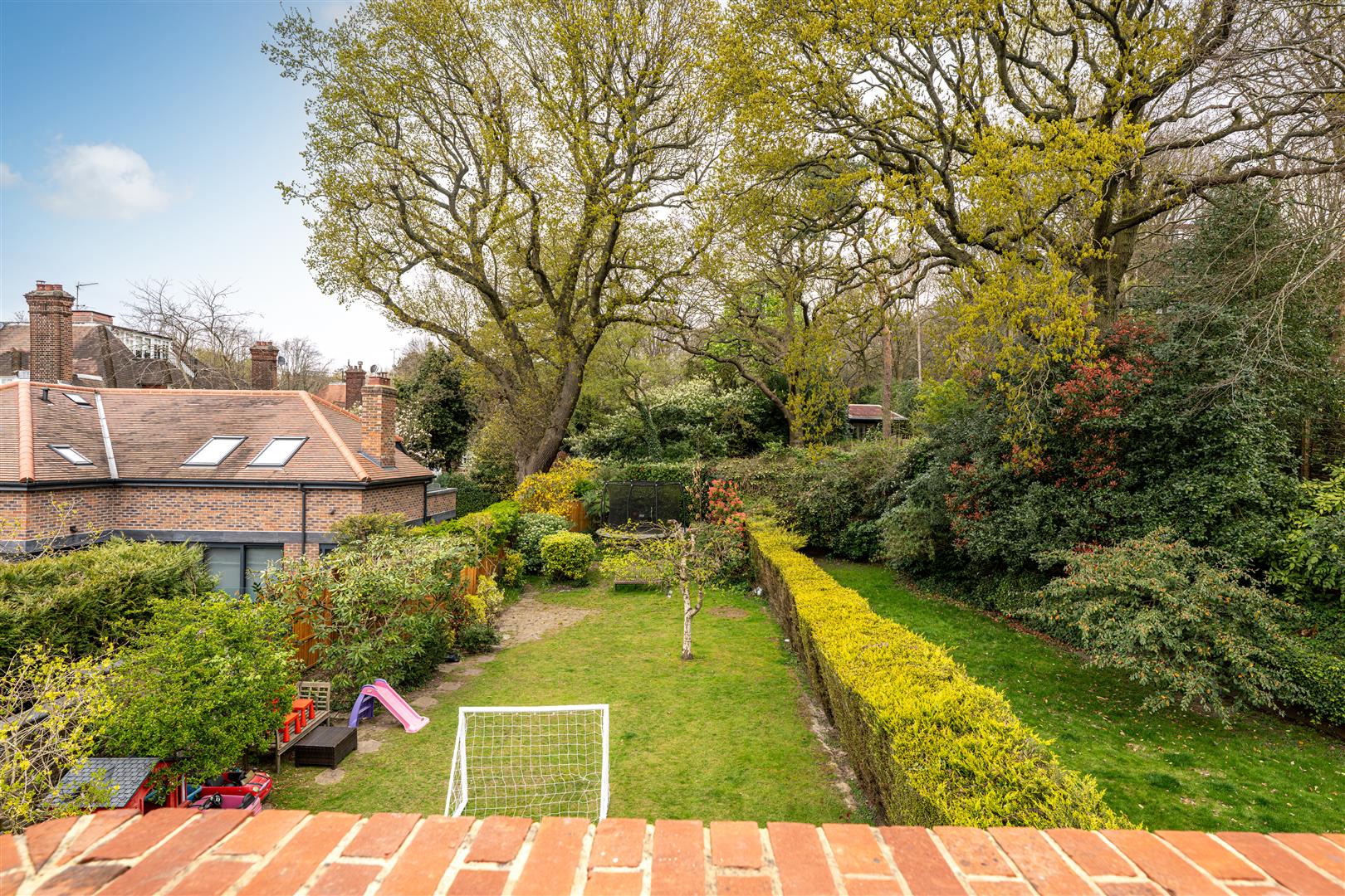 Redington Road Hampstead NW3 7RB