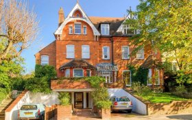 Redington Road Hampstead NW3 7RB