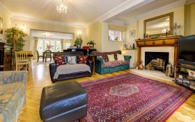 Wellgarth Road Hampstead Garden Suburb NW11 7HP