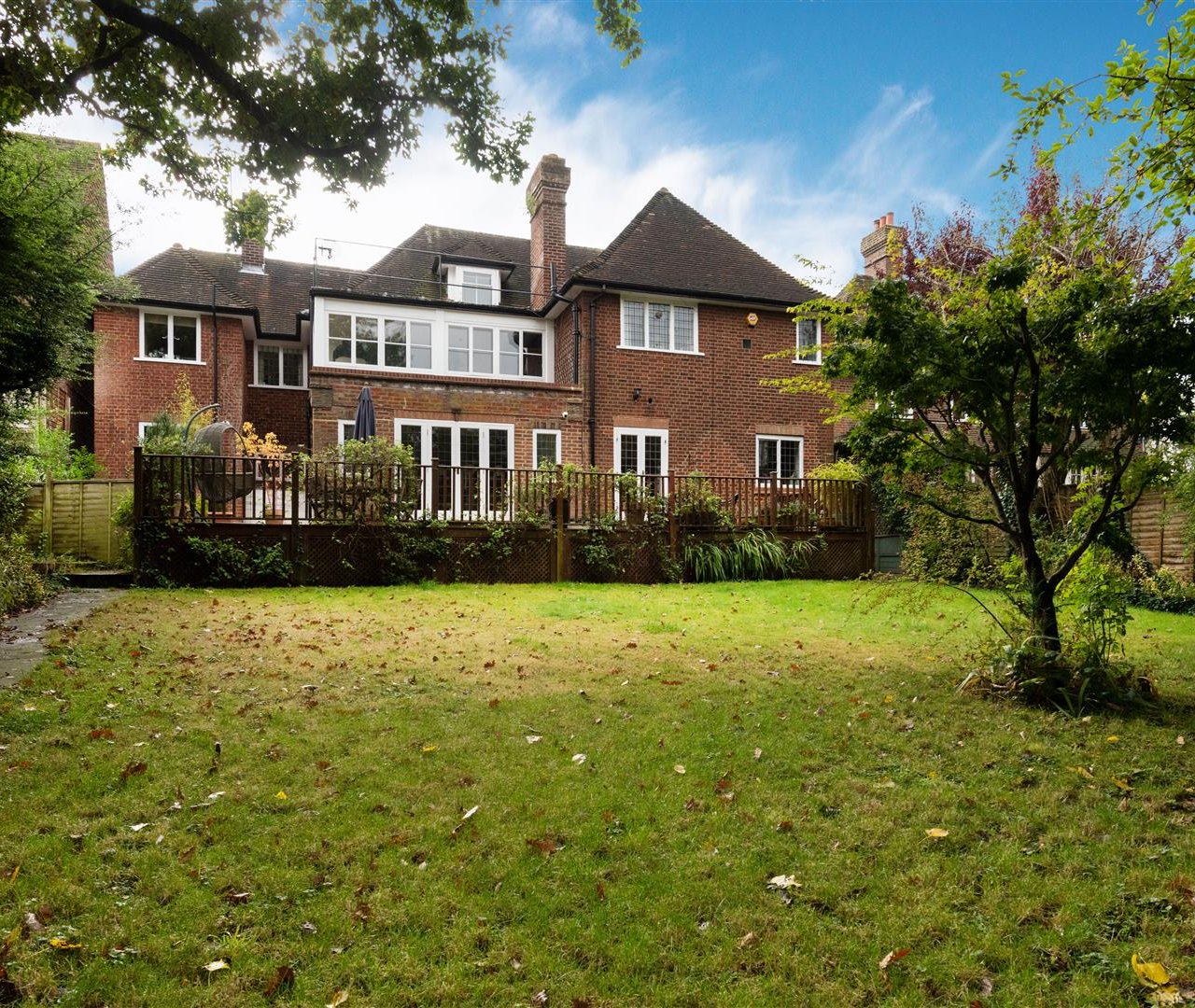 Wellgarth Road Hampstead Garden Suburb NW11 7HP