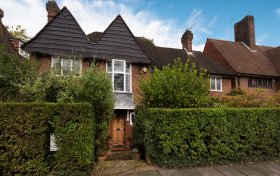 Wellgarth Road Hampstead Garden Suburb NW11 7HP