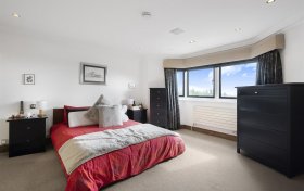 Lindfield Gardens, Hampstead, NW3 6PT
