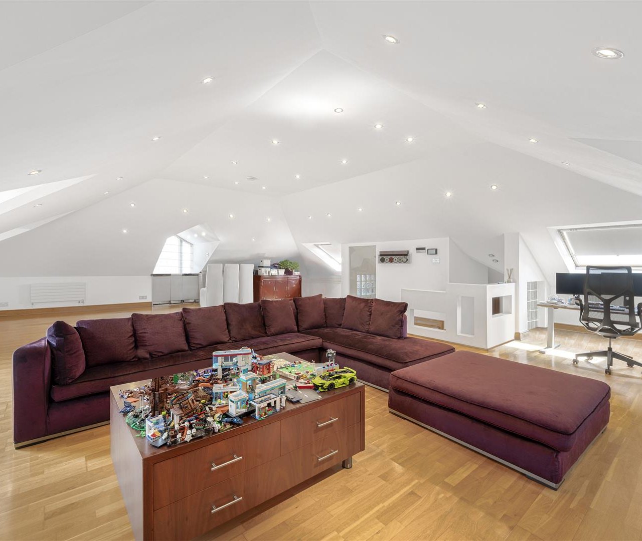 Lindfield Gardens, Hampstead, NW3 6PT