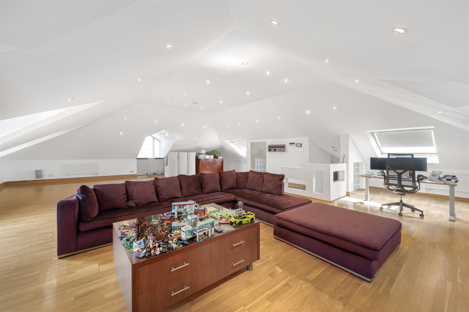 Lindfield Gardens, Hampstead, NW3 6PT