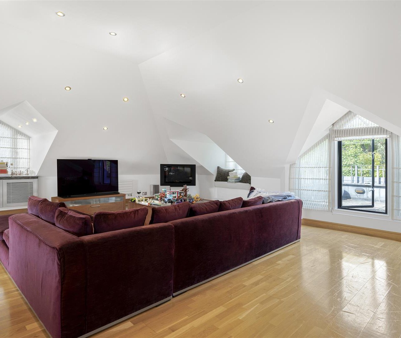 Lindfield Gardens, Hampstead, NW3 6PT