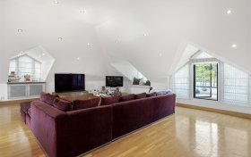 Lindfield Gardens, Hampstead, NW3 6PT