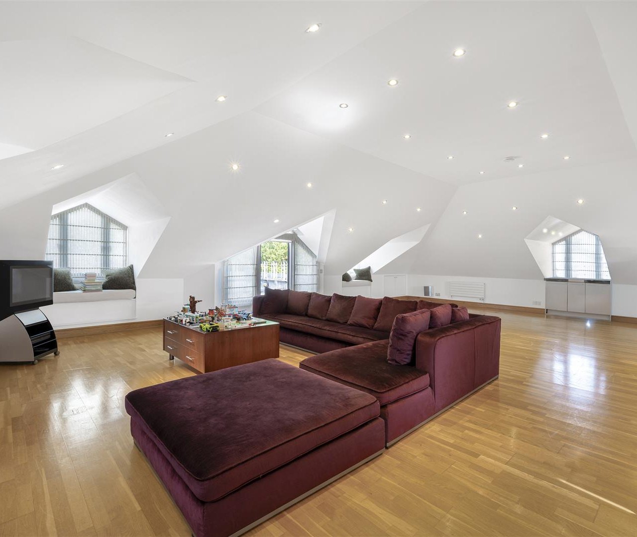 Lindfield Gardens, Hampstead, NW3 6PT