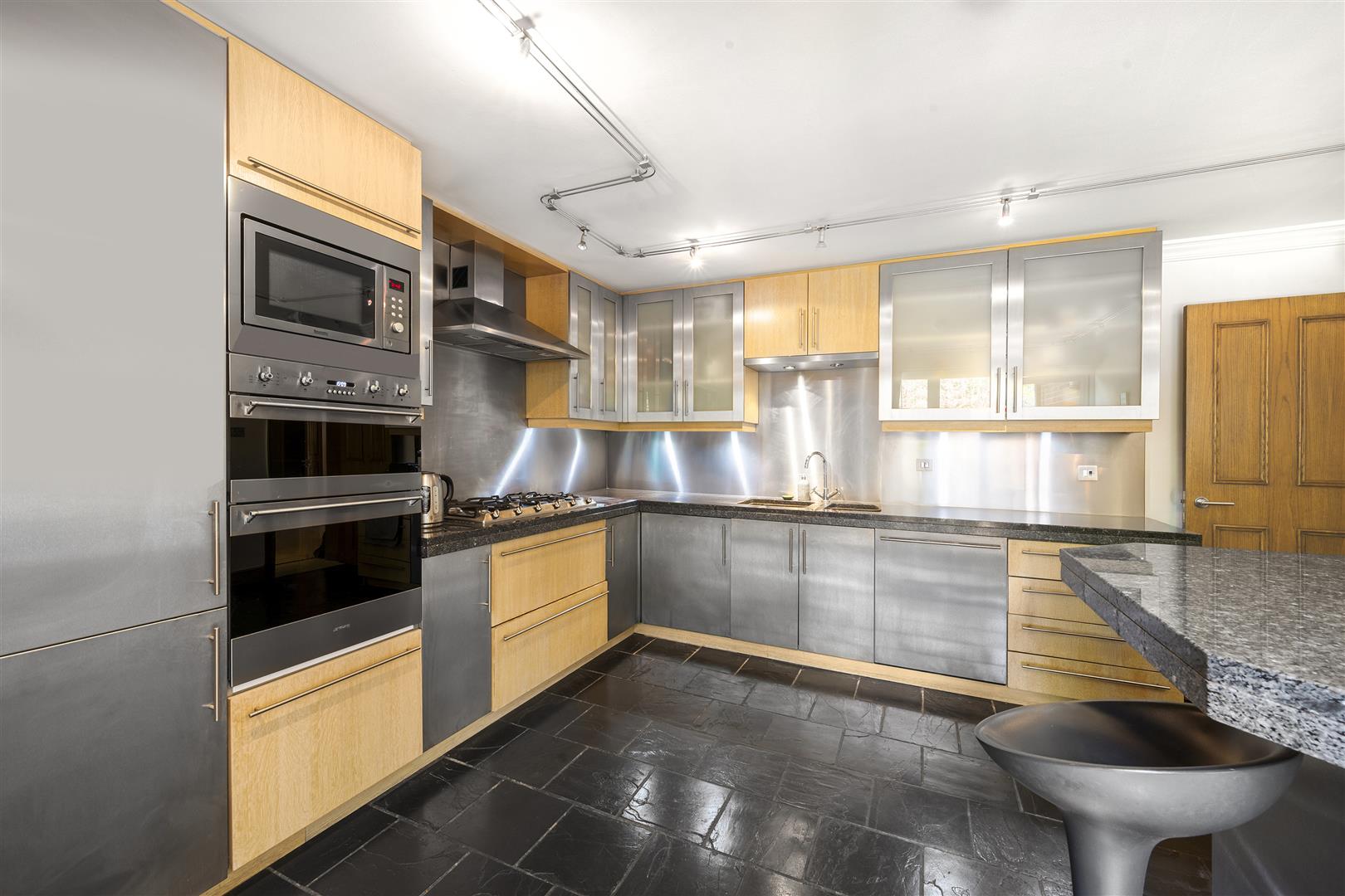 Lindfield Gardens, Hampstead, NW3 6PT