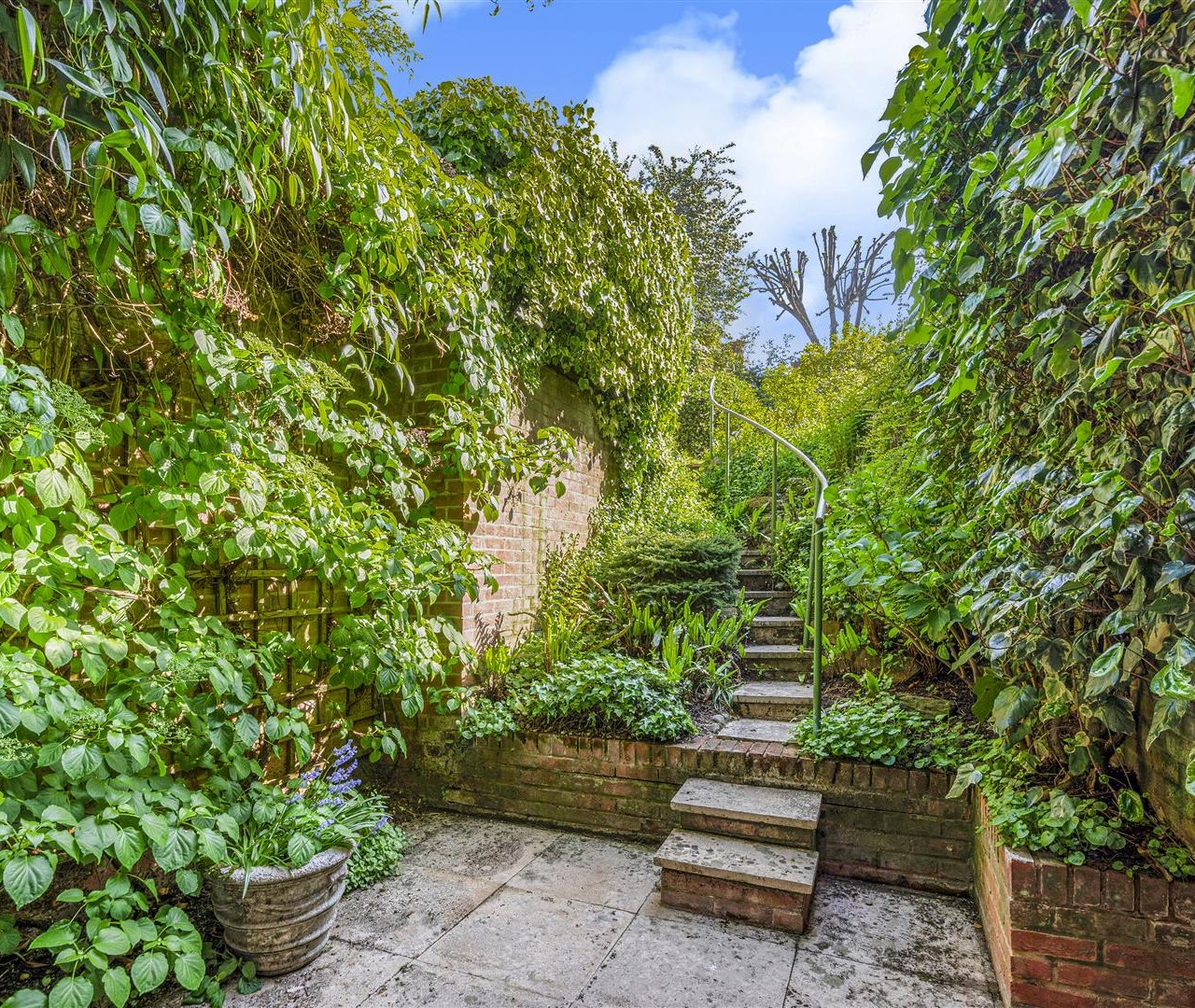 West Heath Road Hampstead NW3 7UU