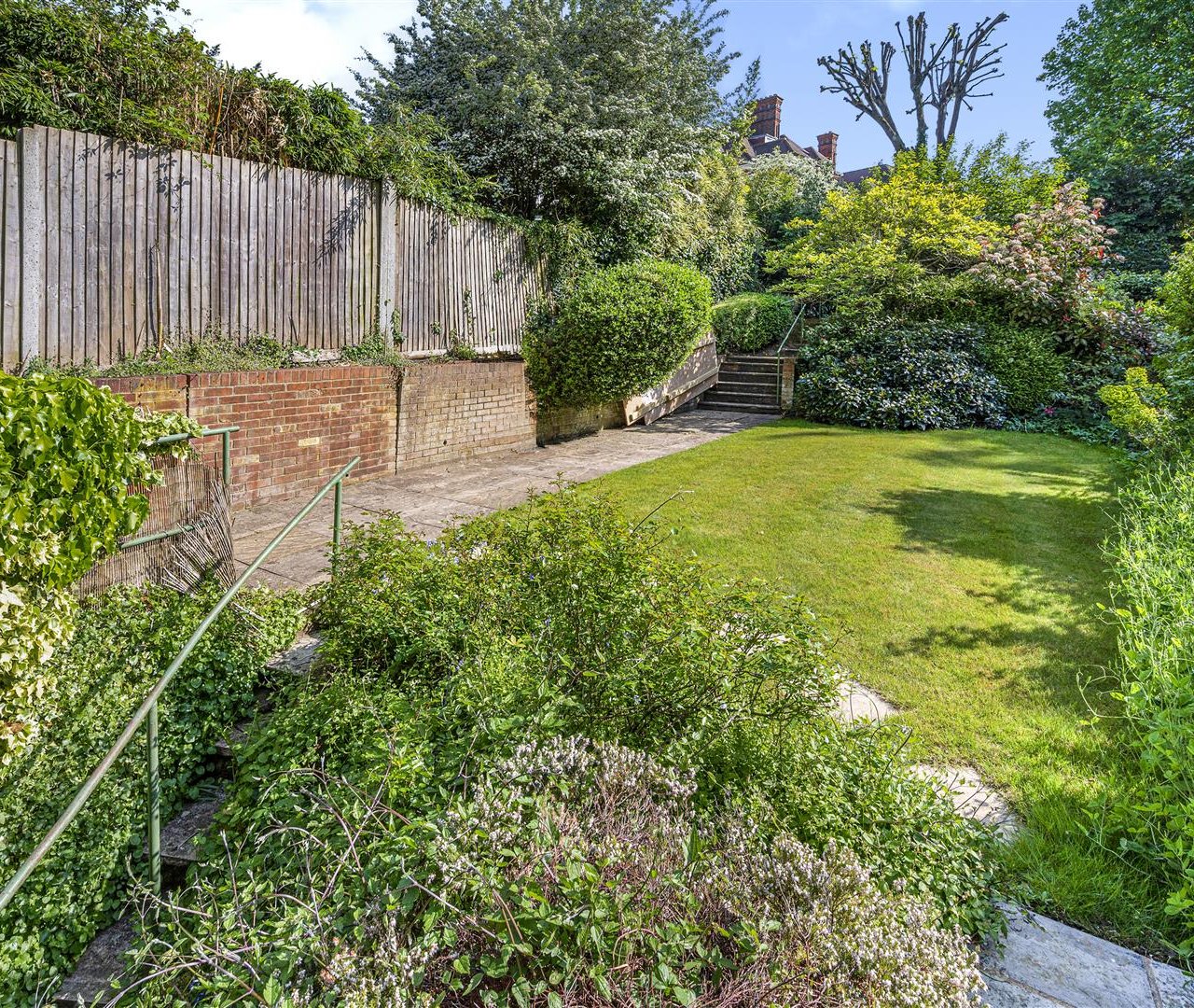 West Heath Road Hampstead NW3 7UU