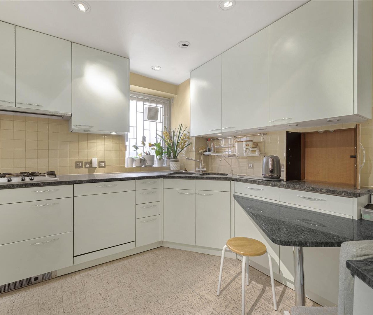 West Heath Road Hampstead NW3 7UU