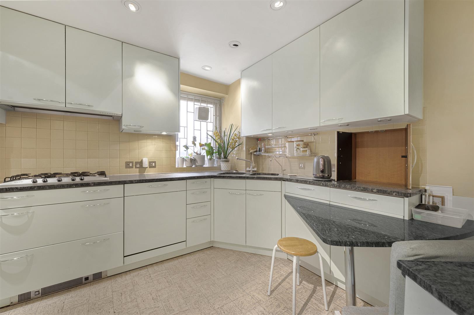 West Heath Road Hampstead NW3 7UU