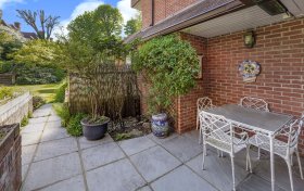 West Heath Road Hampstead NW3 7UU