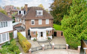 West Heath Close Hampstead NW3 7NJ