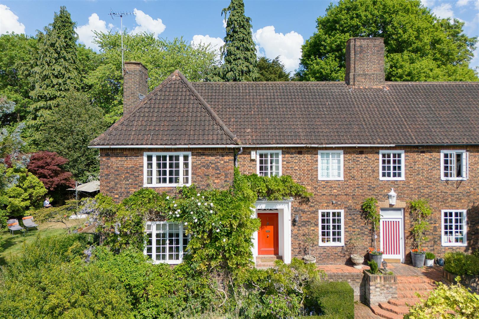 Bunkers Hill Hampstead Garden Suburb NW11 6XA